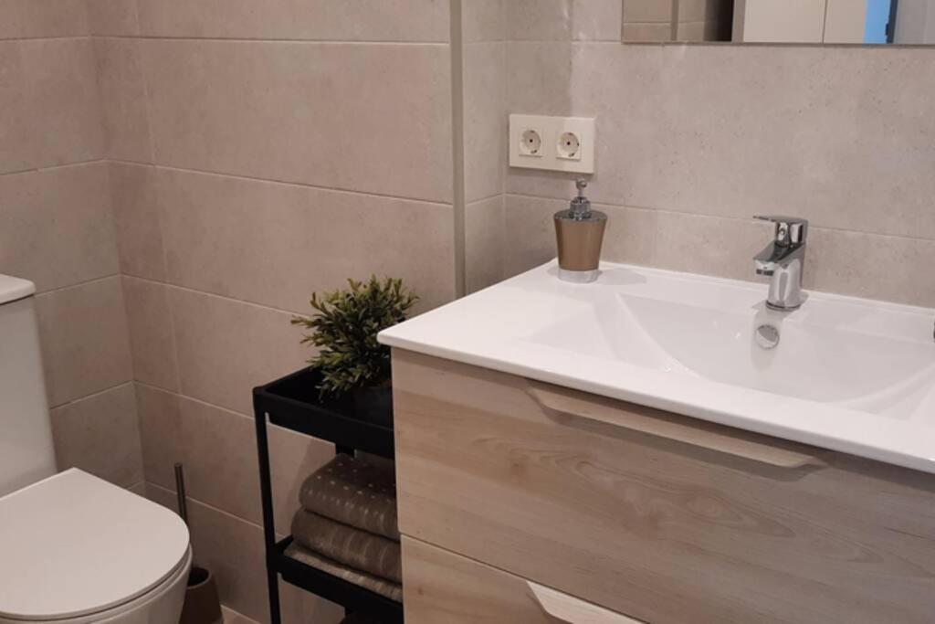 Apartamentos Milan 2 Οβιέδο Εξωτερικό φωτογραφία