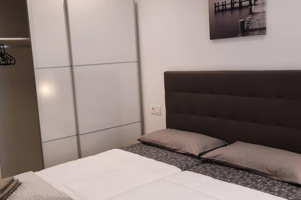 Apartamentos Milan 2 Οβιέδο Εξωτερικό φωτογραφία